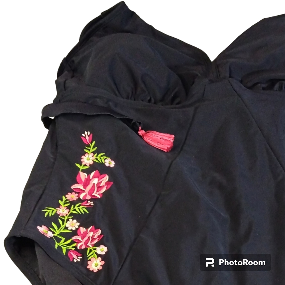 Adore Me black one piece swimsuit with floral embroidery, 4X - Picture 3 of 8